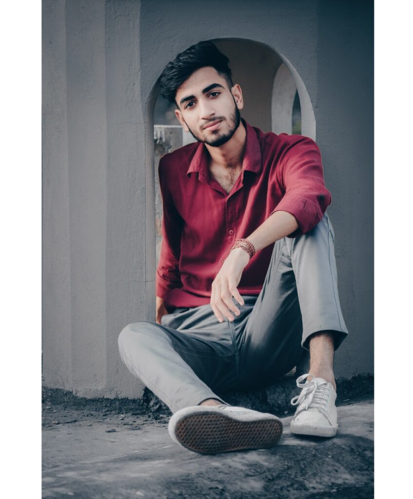 Vinay Yadav is an Indian Artist, Music Producer, Musician, and Internet Celebrity. Vinay Yadav was born on (22nd of November, 1999) in the Udhampur District of Jammu and Kashmir UT.