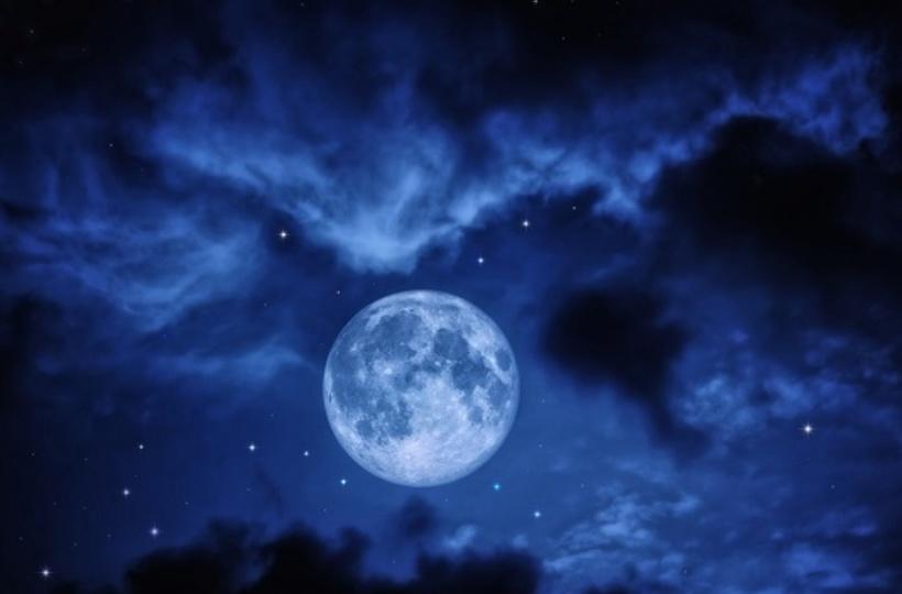 Skywatchers Gear Up for Spectacular "Super Blue Moon" Display in 2023