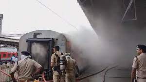 Fire Erupts in Mumbai-Bengaluru Udyan Express at KSR Bengaluru Station; No Injuries Reported