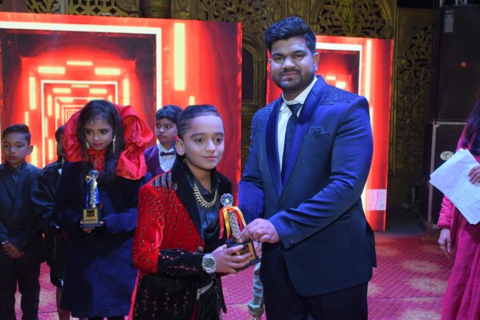 ISHAN M ANTO /Varun /Ritu won the Title of Royal Mr,Miss&kids INDIA S-4 By Royal production house nd Bhanu Pratap Saini.