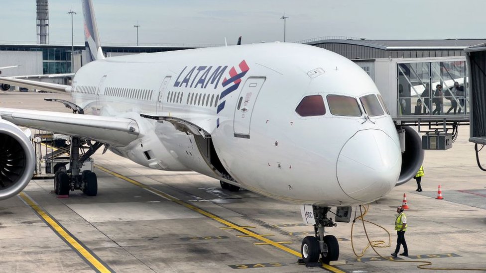 Dozens Injured as LATAM Flight Bound for Auckland Encounters Technical Issue