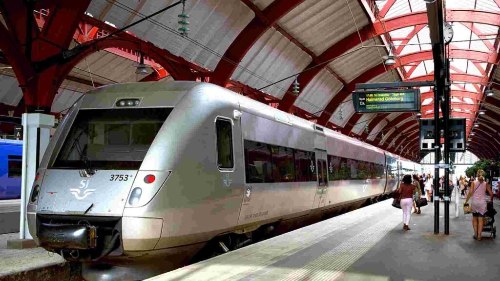 Indian Woman in Sweden Receives 50% Refund for Train AC Failure, Sparks Online Reaction