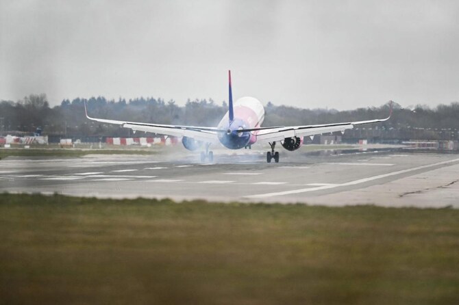 Flight Lands at London’s Heathrow 18 Hours After Power Outage Shuts Down Airport