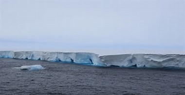 World's Largest Iceberg Runs Aground, Avoiding Wildlife Disruption in Antarctica