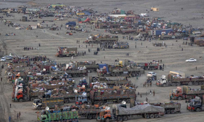 Pakistan Deports Over 8,000 Afghan Refugees in Renewed Crackdown