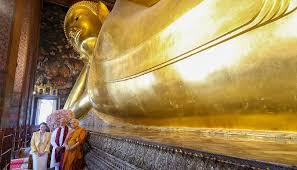 PM Modi Presents Sarnath Buddha Statue and Brocade Silk Shawl to Thailand's King and Queen