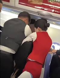 Crew Member Bitten by Passenger During Mid-Air Fight Over Body Odour on Shenzhen Airlines Flight