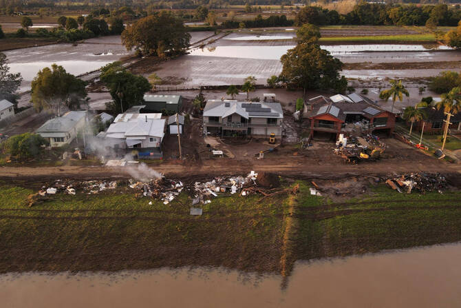 Australian Officials Airlift Supplies to Flood-Stranded Farmers Amid Ongoing Recovery Efforts