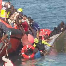 7 Dead as Migrant Boat Capsizes Near Canary Islands' El Hierro Port
