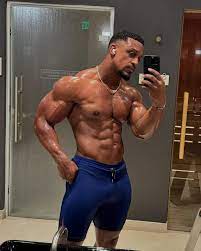 Fitness Influencer Ashton Hall Brings His Viral Ice Bowl Routine to Mumbai, Sparks Buzz and Debate