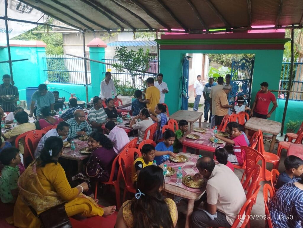 Grand Durga Navami Feast at Gopinathpur Durga Bari, Bankura Serves 500 Needy People

